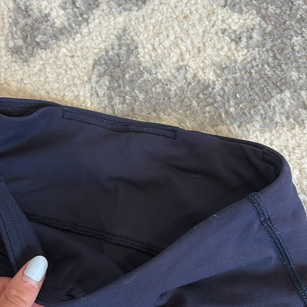 Lululemon Navy High-Waisted Leggings with zipper pockets - Picture 3 of 6